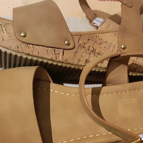Camel platform sandals size 37 like new