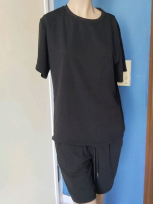 Σετ T shirt και βερμούδα μαύρο νούμερο S σαν καινούργιο unisex