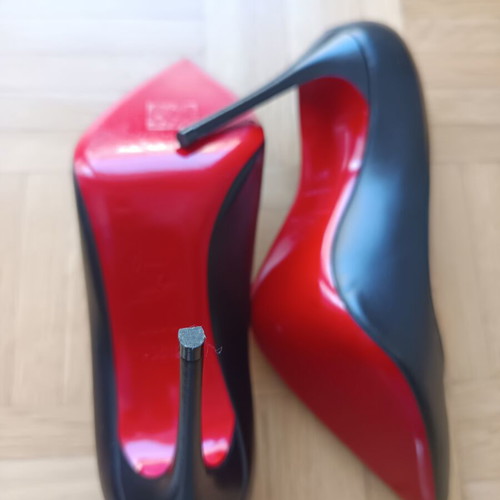 Christian Louboutin black pumps like new, size 36.5