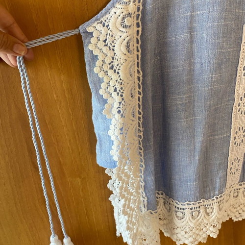 Zara sleeveless blouse new with lace, size M, blue and white