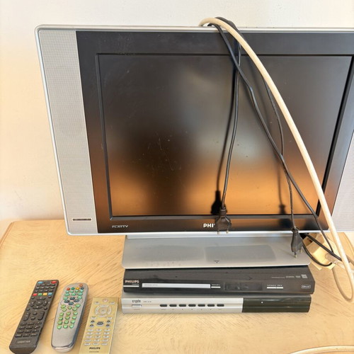 Philips 20PF4121 LCD TV 20" 4:3 used, retro gaming