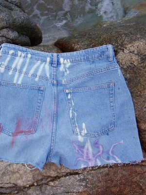 Jean shorts hand-painted like new, size 40