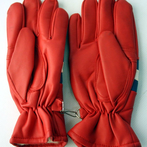 Vintage winter leather gloves red, new from the 80s