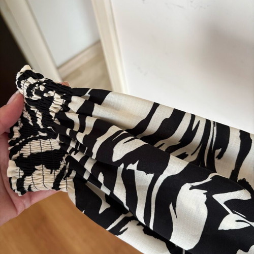 Cropped zebra print blouse H&M like new, size XL