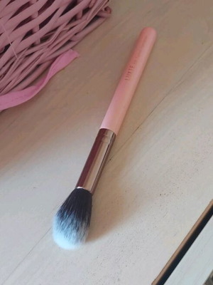 Lucie brush for highlighter new, unused
