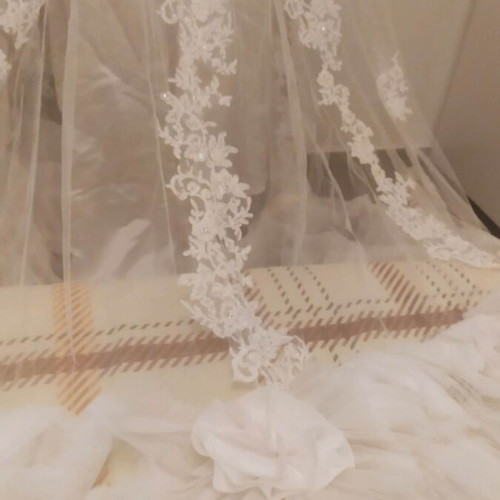 Wedding dress with Swarovski stones like new, white