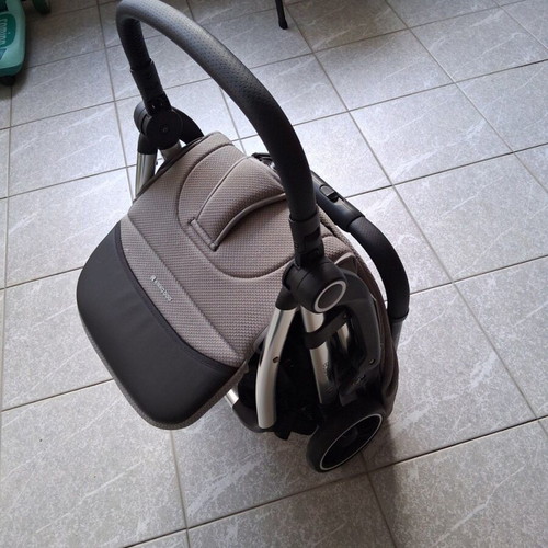 Kika boo Eden Grey stroller like new, lightweight aluminum frame