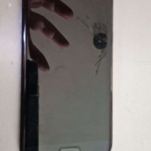 Samsung S7 Edge phone parts with functional screen