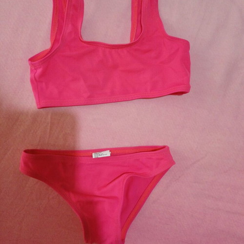 Girls' bikini size 4 years like new, fuchsia color