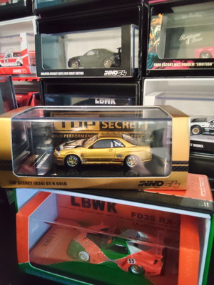 Inno64 Skyline R34 Top Secret toy car like new