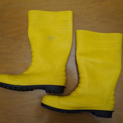 Yellow Work Boots size 45 like new with steel toe