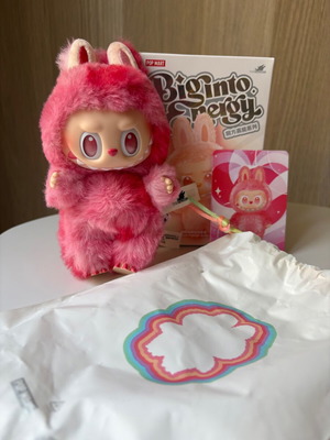 Фигура Labubu Love нова от Pop Mart серия Big into Energy