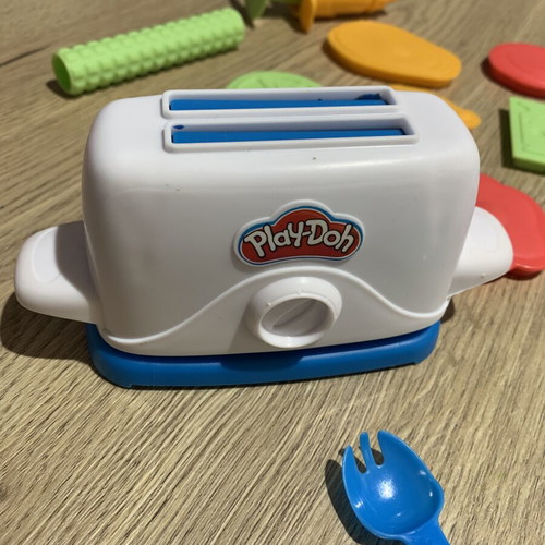 Play Doh Toaster Set like new with many designs