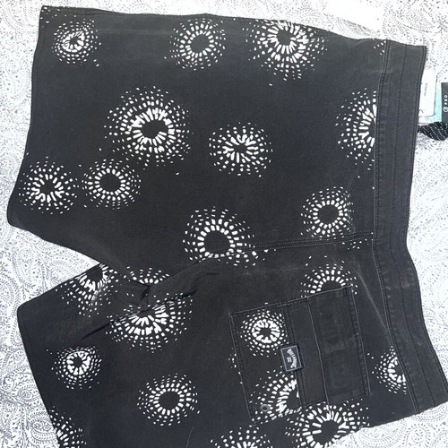 Billabong swim shorts size M new, black