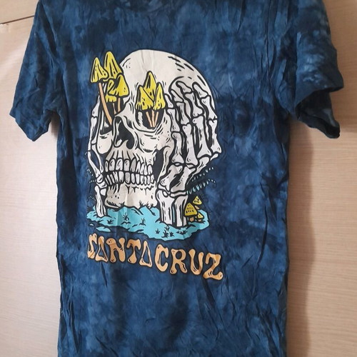 Santa Cruz tshirt new size S