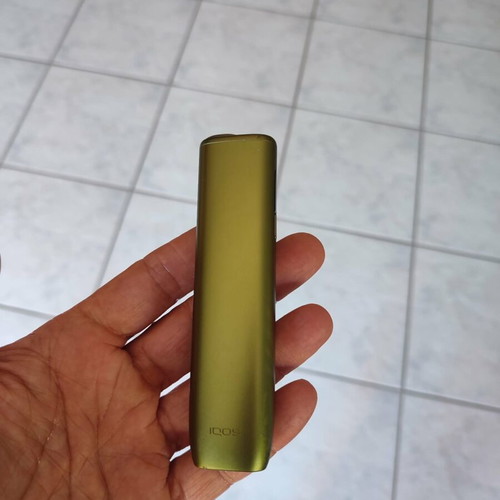 IQOS ILUMA i ONE Breeze green device like new
