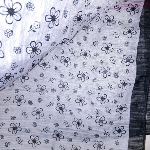 Scarf with daisies like new