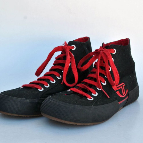 Hi-top canvas sneakers used, black with red laces, size 38
