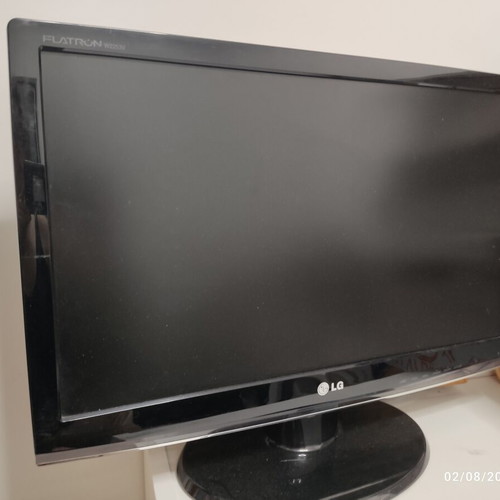 LG Flatron W2253V PF 22" computer monitor like new