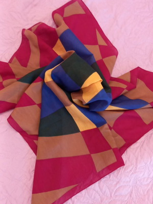 Scarf multicolored like new