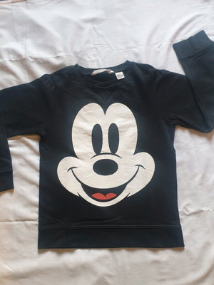 Mickey kids sweatshirt H&M used for 7-8 years