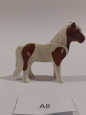 Playmobil pony A8 used with slight discoloration