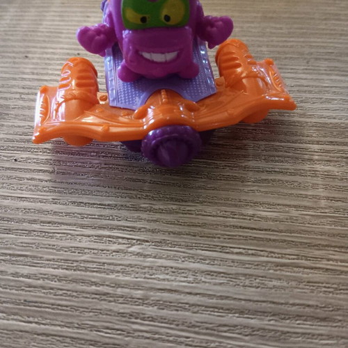 Super Zings pack of 12 like new