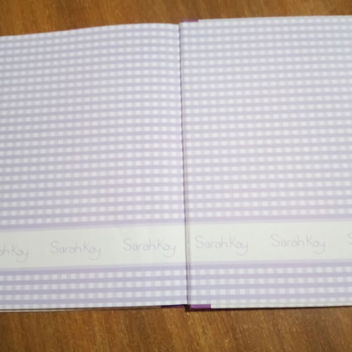 Sarah Kay album used with illustrations, Romanian language