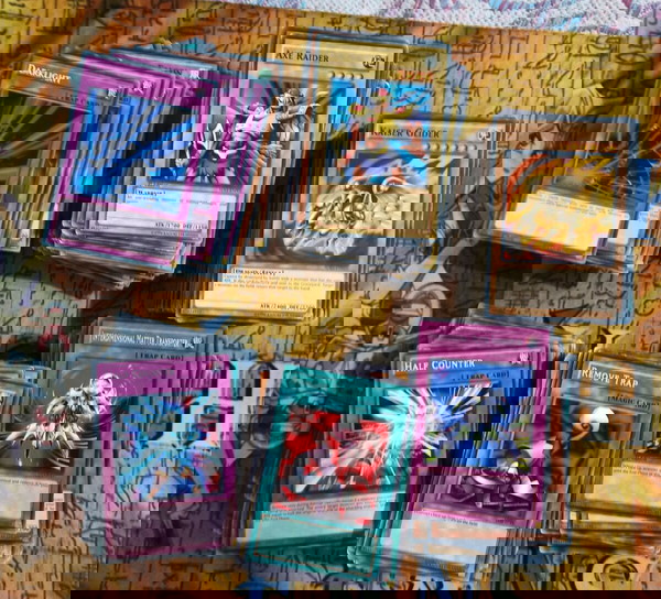 100 Τυχαίες Common Κάρτες στα 5,00 ευρώ (Yugioh)