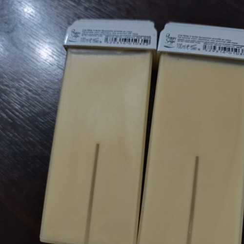 Double Wax Heater like new with 10 wax cartridges