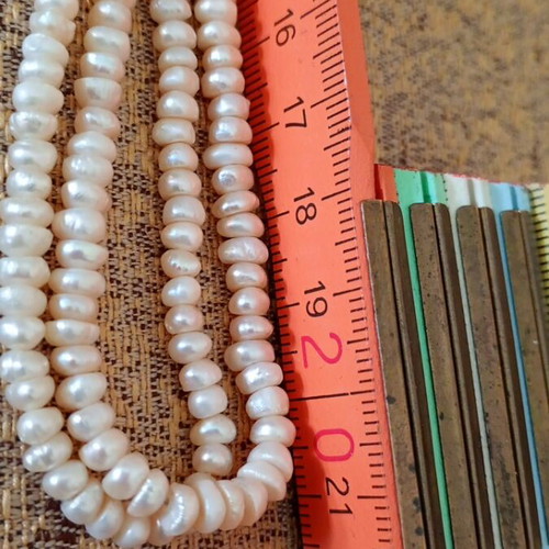 Double strand necklace of natural raw pearls like new