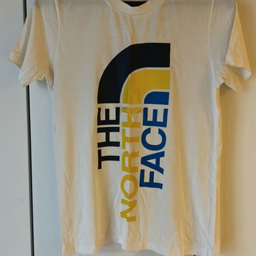 The North Face t shirt used, white, size S