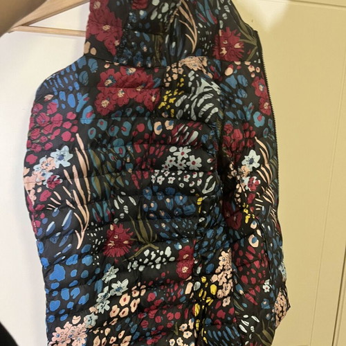 Adidas sleeveless jacket multicolor like new, size M