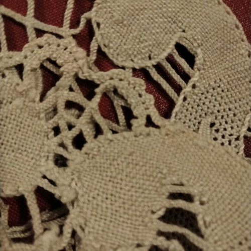 Vintage trousseau doilies like new, set of 8 with intricate work