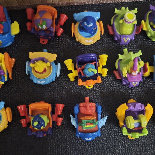 Collection of 15 BlasterJets/Super Slider and 15 SuperZings figures