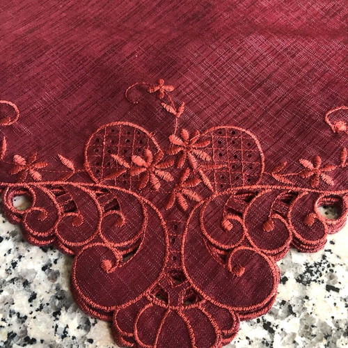 Napkins set of 6 30cm like new, red