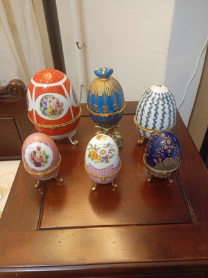 Porcelain decorative eggs collection used, set of 6