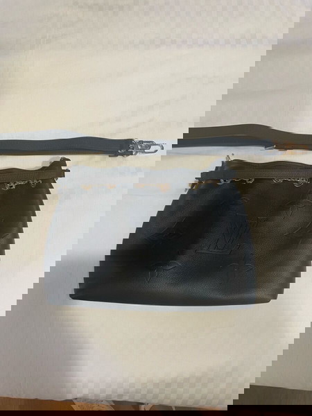 LOUIS VUITTON τσάντα σε άριστη κατάσταση