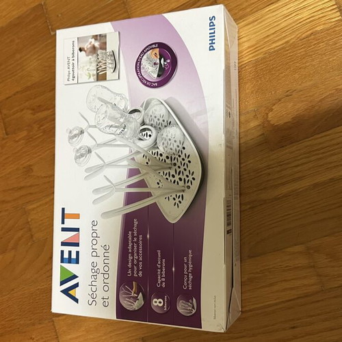 Breastfeeding set like new with pump, bra, and bottle dryer rack