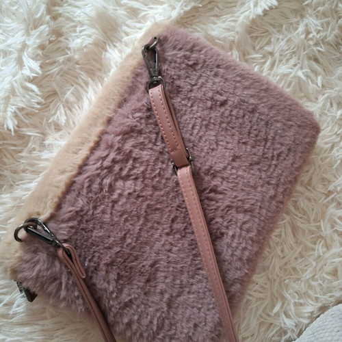 Fur shoulder bag like new, beige and pink