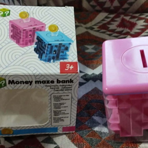 Money Maze Bank toy used, pink 8.5x8.5cm