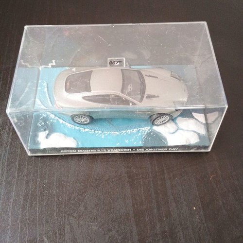 James Bond 007 Aston Martin V12 Vanquish collectible toy car