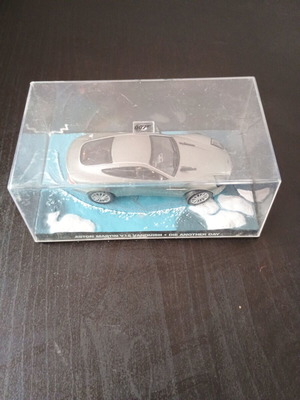 James Bond 007 Aston Martin V12 Vanquish collectible toy car