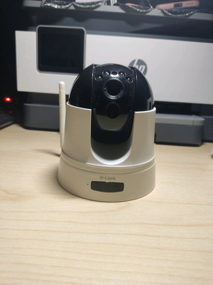 D-Link DCS-5222L Cloud PTZ camera like new