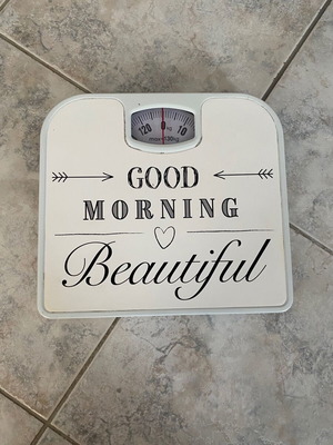 Mechanical old-style scale, not electronic, unused