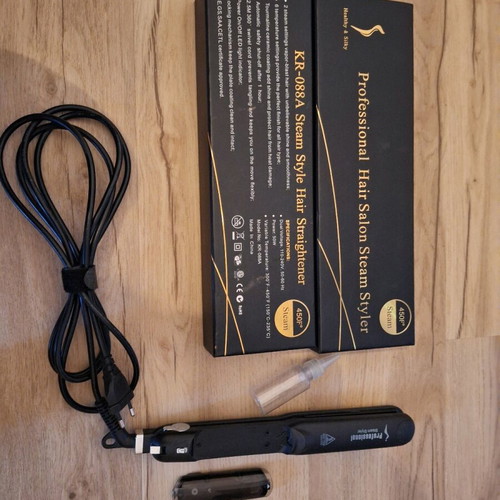 Steam Hair Straightener KR-088A like new with box