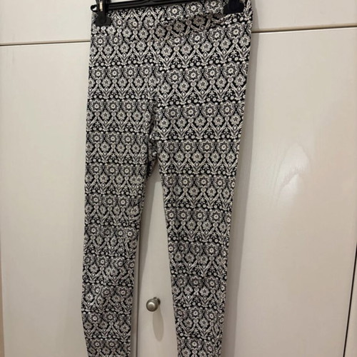 Stradivarius cotton leggings with patterns new, black and white, size M