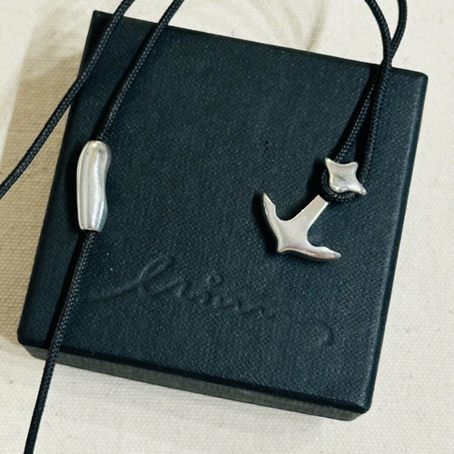 Minas anchor pendant like new, silver