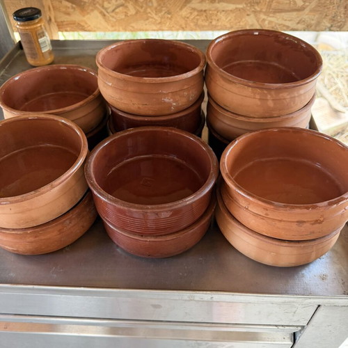 Clay plates pack of 14, like new, few used