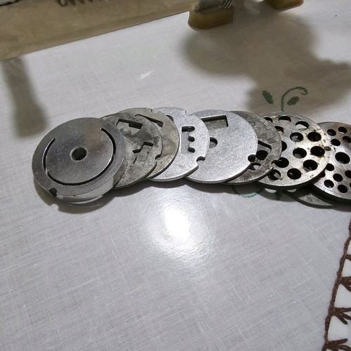 Manual meat grinder like new, vintage style